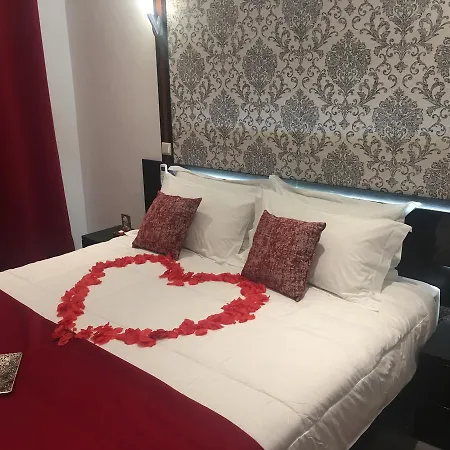Suites Deluxe Guest house *